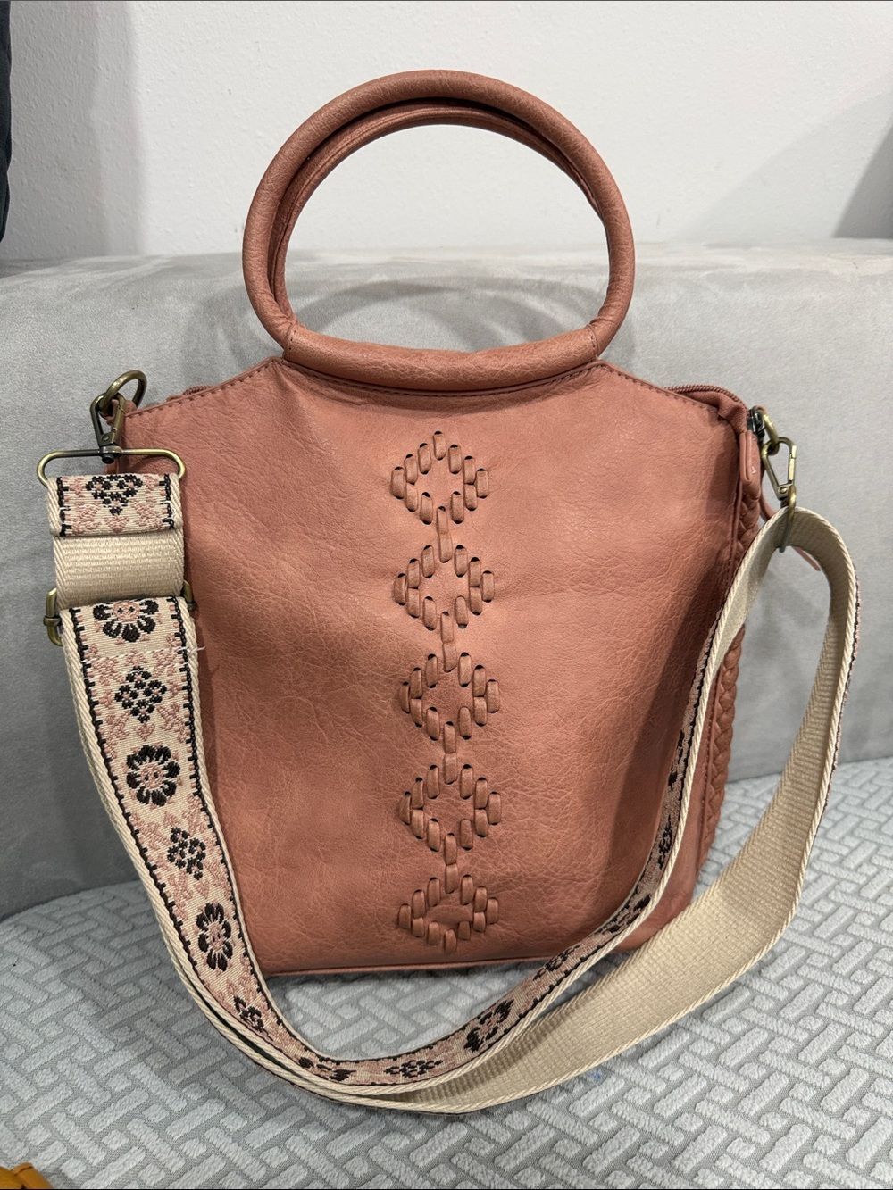 Le Miel Vegan Leather Crossbody Messenger Bag Embroidered Guitar Strap